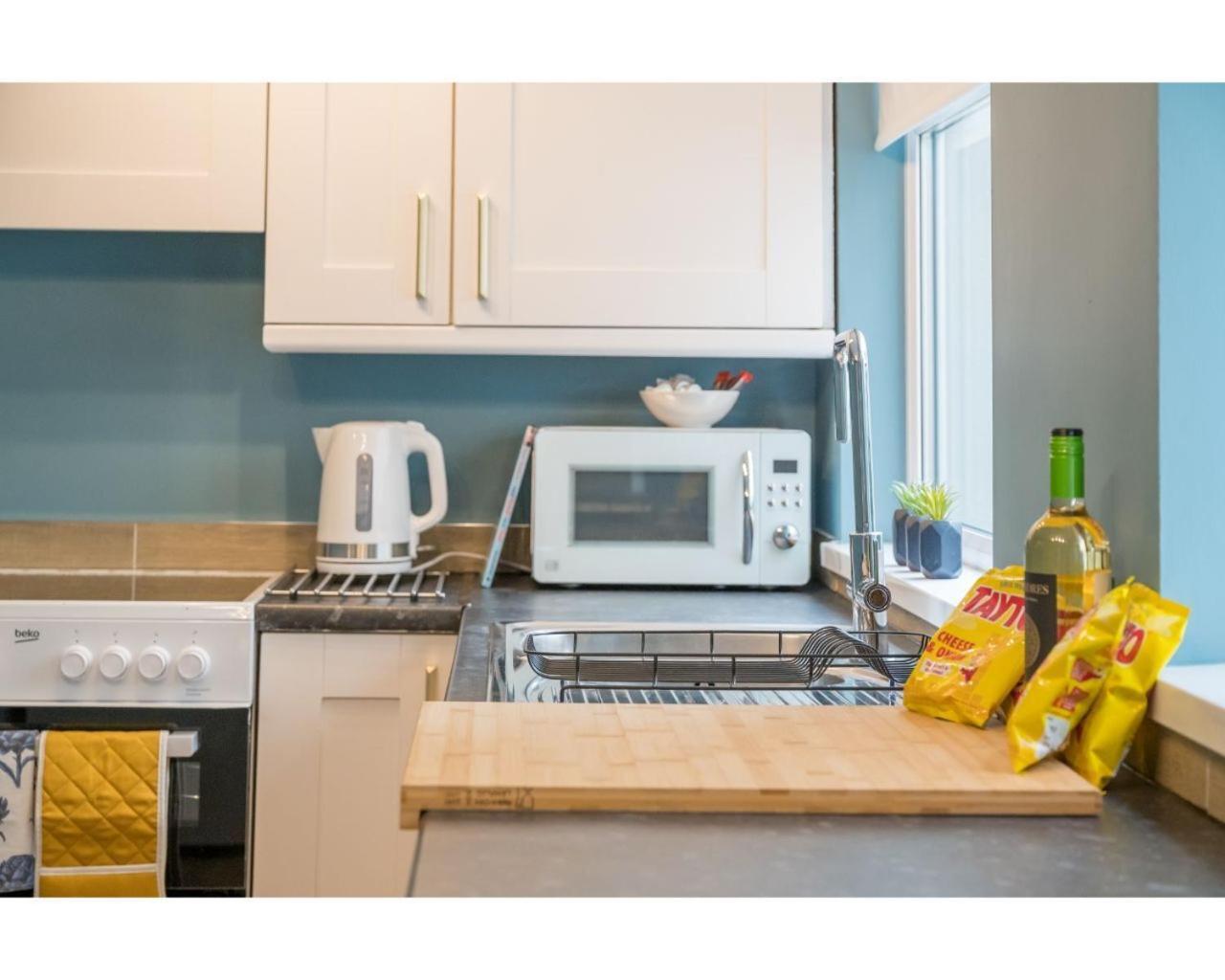 Central Belfast Apartments Chic Luxe R&R Exterior photo
